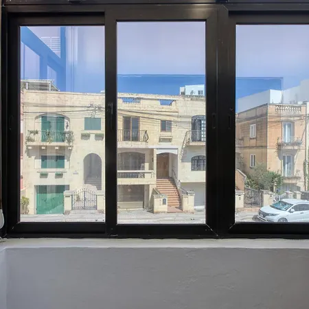 Two Bedroom With Balcony In Swieqi Apartment *