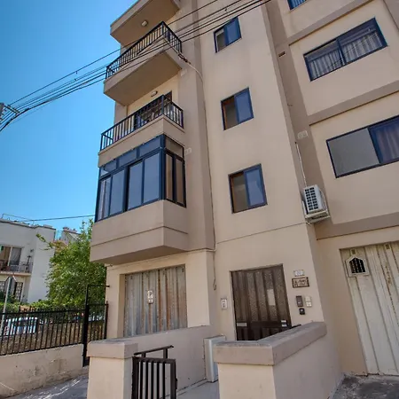 Two Bedroom With Balcony In Swieqi * Is-Swieqi