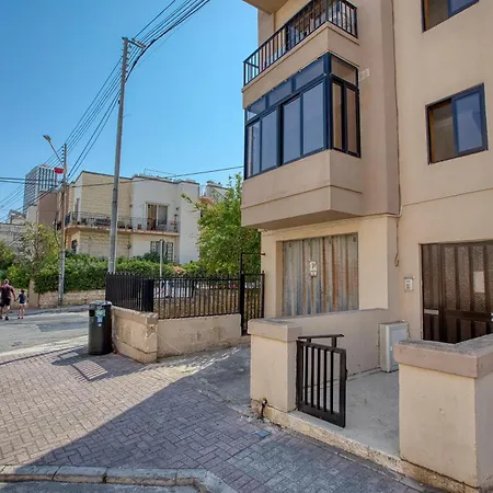 Two Bedroom With Balcony In Swieqi
